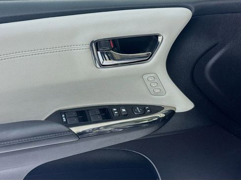 Used 2018 Toyota Avalon XLE Premium w/ Carpet Mat Package image 19