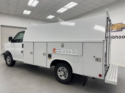 New 2026 Chevrolet Express 3500 w/ Power Convenience Package RWD image 7