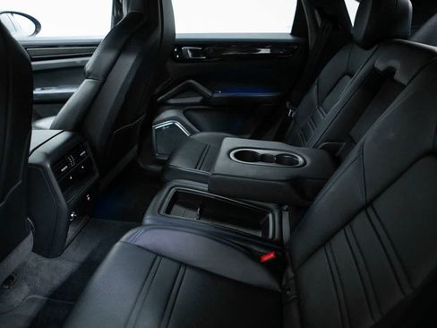 Certified 2023 Porsche Cayenne Turbo GT AWD/4WD image 36