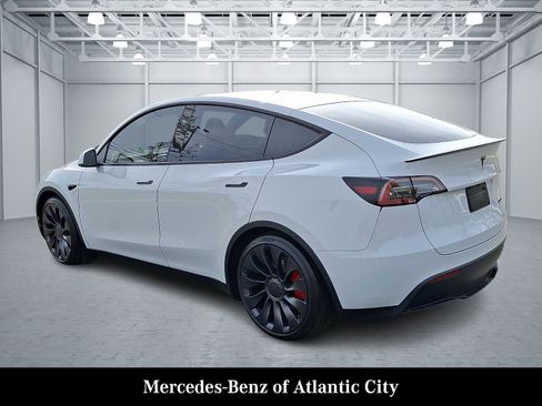 Used 2025 Tesla Model Y Performance AWD/4WD image 4