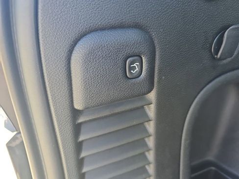 Used 2022 Jeep Grand Cherokee Limited image 15