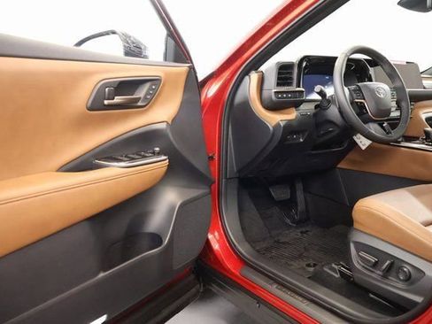 New 2025 Toyota Crown Signia image 8