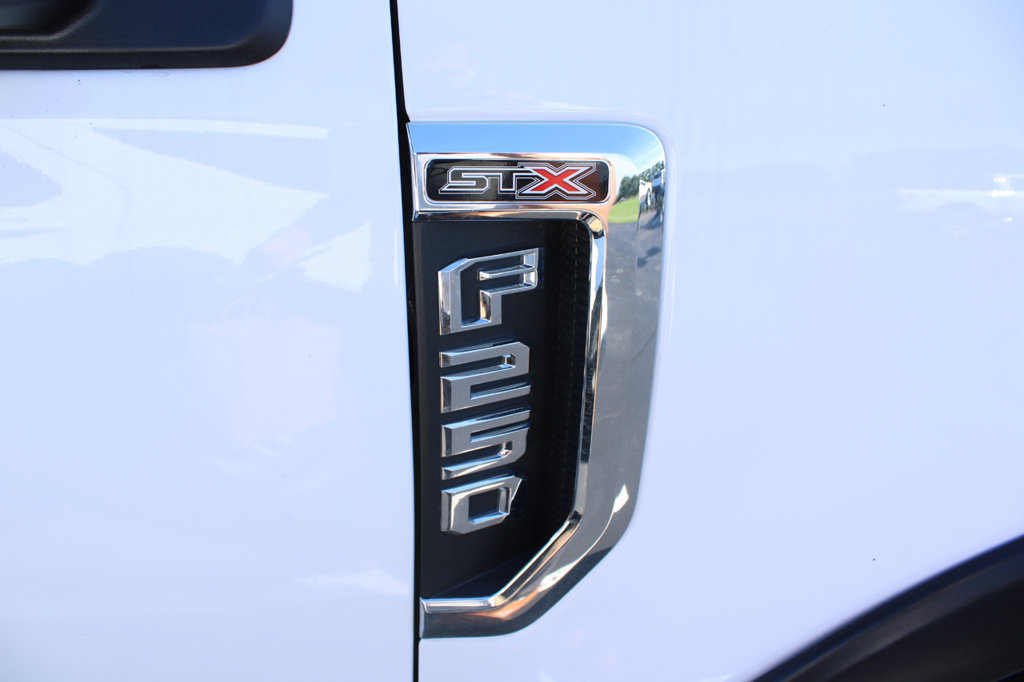 Used 2020 Ford F250 XL w/ STX Appearance Package AWD/4WD image 5