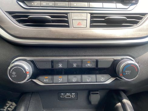 Certified 2025 Nissan Altima 2.5 SV FWD image 27