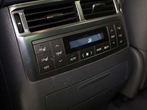 Used 2009 Lexus LX 570 4WD image 32