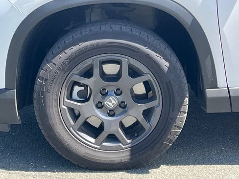 Used 2025 Honda Pilot TrailSport image 15