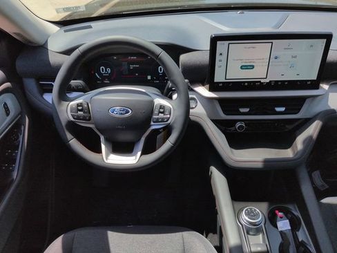 New 2026 Ford Explorer Active RWD image 16