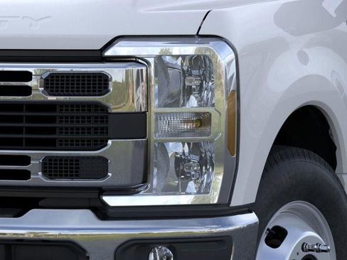 New 2026 Ford F350 XL w/ XL Chrome Package RWD image 18