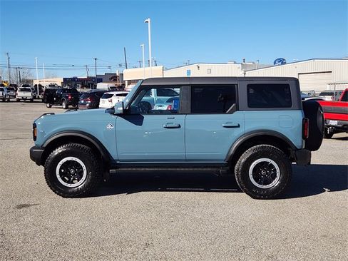 Used 2023 Ford Bronco Outer Banks w/ Sasquatch Package image 4