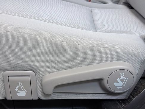 Used 2019 Toyota Highlander LE w/ Protection Package #3 AWD/4WD image 20