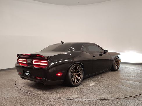 Used 2016 Dodge Challenger SRT Hellcat image 8