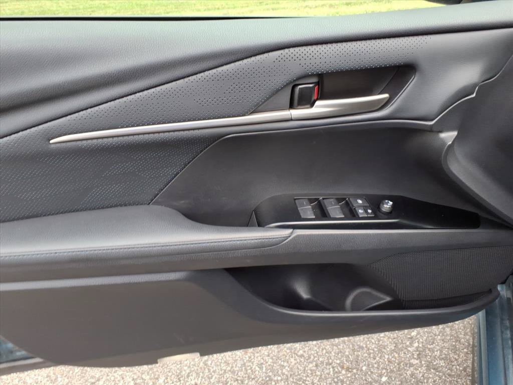 Used 2025 Toyota Camry XSE FWD image 24