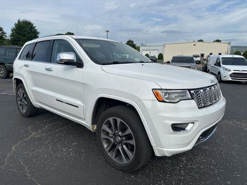 Used 2018 Jeep Grand Cherokee Overland image 2