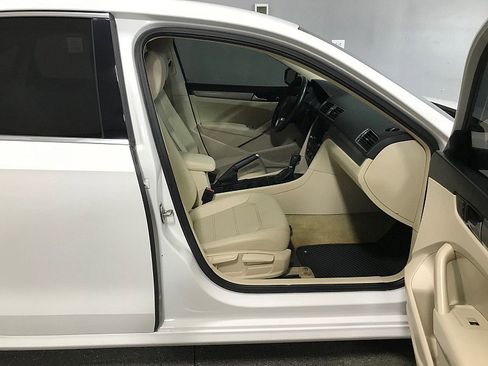 Used 2015 Volkswagen Passat 1.8T Limited Edition image 19