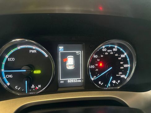 Used 2016 Toyota RAV4 XLE AWD/4WD image 12