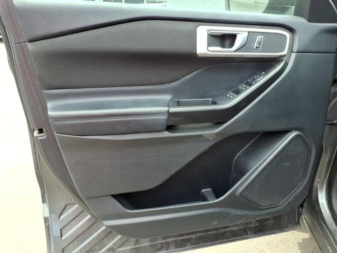Used 2020 Ford Explorer XLT w/ Comfort Package AWD/4WD image 14