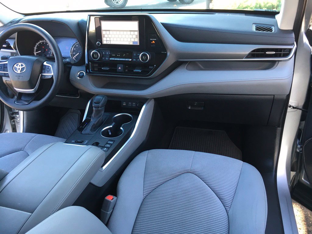 Used 2023 Toyota Highlander L FWD image 32