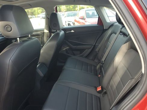 Certified 2024 Volkswagen Jetta SE w/ Panoramic Sunroof Package FWD image 15