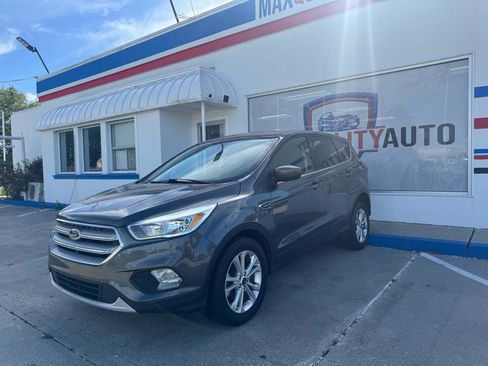 Used 2019 Ford Escape SE FWD image 13