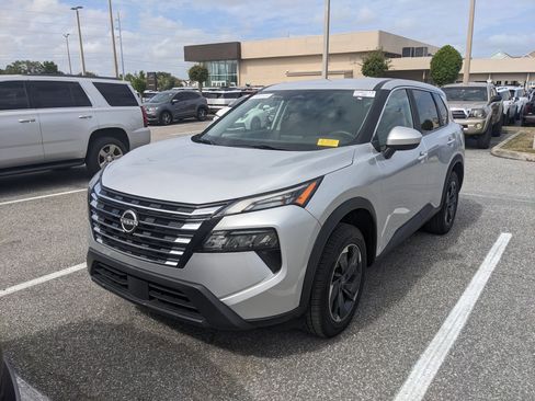 Used 2024 Nissan Rogue SV image 13