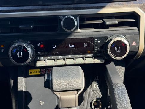 Used 2025 Toyota Tacoma Limited image 29