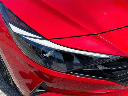 Used 2023 Hyundai Elantra SEL image 31