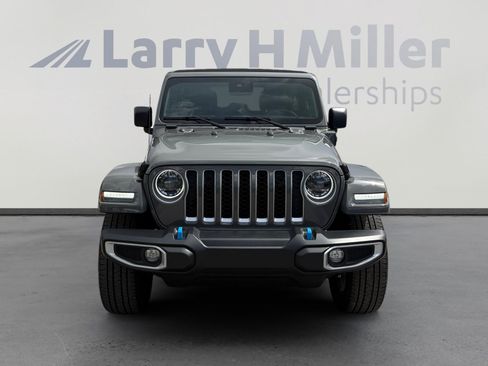 Used 2023 Jeep Wrangler Unlimited Sahara w/ Safety Group AWD/4WD image 8