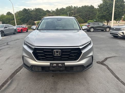 Used 2023 Honda CR-V EX image 2