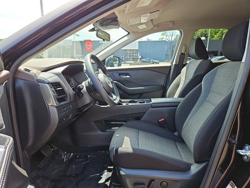 Certified 2023 Nissan Rogue SV AWD/4WD image 13