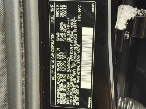 Used 2018 Volvo XC60 T8 Inscription w/ Luxury Seat Package image 22