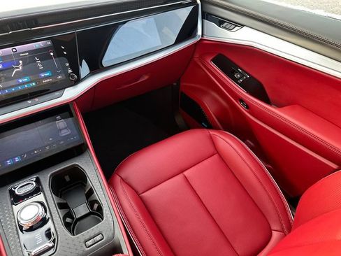 Used 2024 Jeep Wagoneer Launch Edition image 24