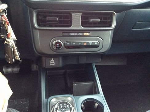 New 2025 Ford Maverick XL w/ Equipment Group 101A image 36