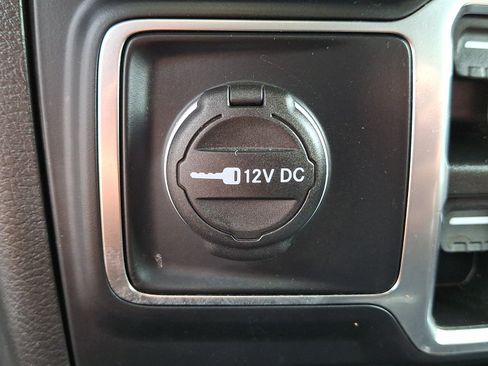 Used 2021 Jeep Wrangler Unlimited Sahara AWD/4WD image 23