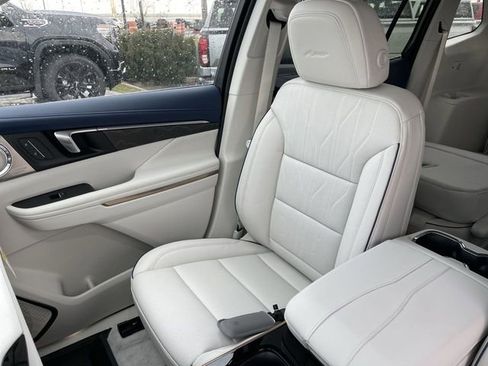 New 2026 Buick Enclave Avenir w/ Super Cruise Package AWD/4WD image 26