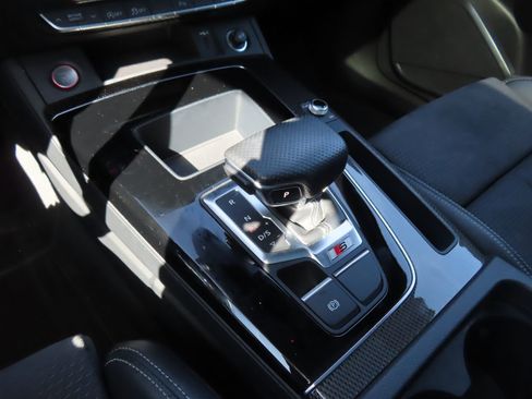 Used 2023 Audi SQ5 Premium w/ Convenience Package image 27