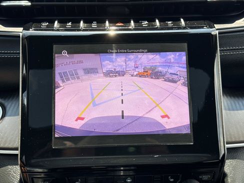 Used 2025 Jeep Grand Cherokee Altitude RWD image 26