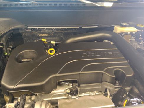 Used 2023 Chevrolet Equinox LS w/ LS Convenience Package FWD image 30