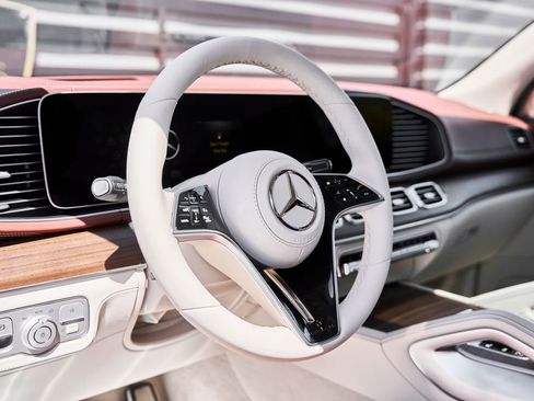 Used 2026 Mercedes-Benz Maybach GLS 600 4MATIC image 37