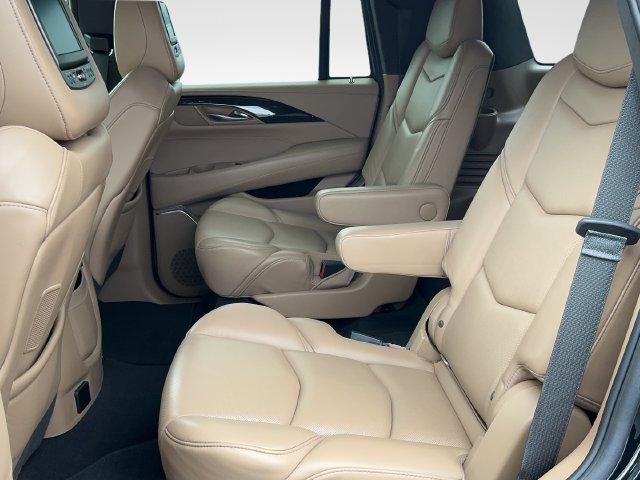 Used 2018 Cadillac Escalade Platinum AWD/4WD image 17