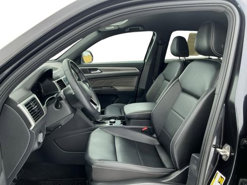 Used 2023 Volkswagen Atlas Cross Sport SE w/ Black Wheel Package image 11