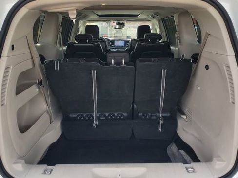 Used 2023 Chrysler Pacifica Limited FWD image 10