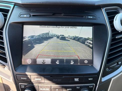 Used 2018 Hyundai Santa Fe Sport w/ 2.4L Tech Package 04 AWD/4WD image 9