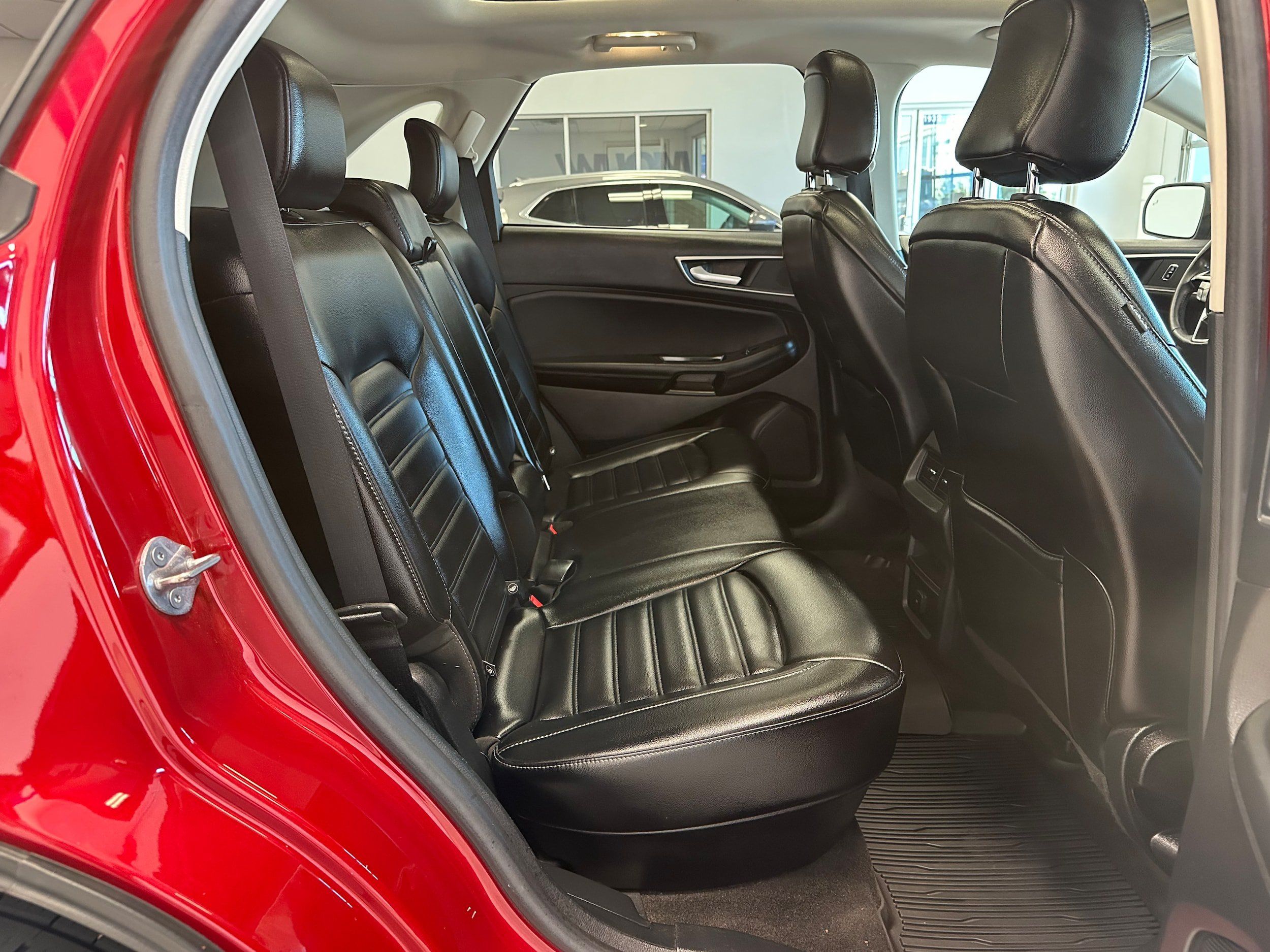 Used 2020 Ford Edge SEL AWD/4WD image 14