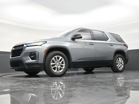 Used 2023 Chevrolet Traverse LS FWD image 20