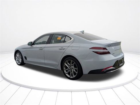Used 2022 Genesis G70 2.0T image 13