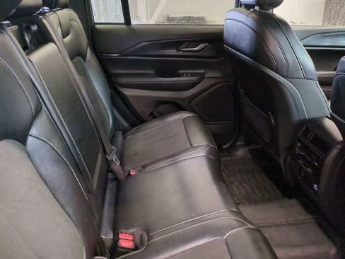 Used 2023 Jeep Grand Cherokee Altitude AWD/4WD image 37