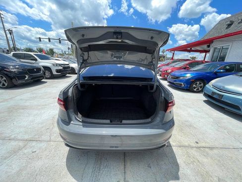 Used 2019 Volkswagen Jetta GLI FWD image 9