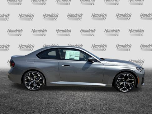 Used 2025 BMW 230i Coupe w/ Premium Package image 10