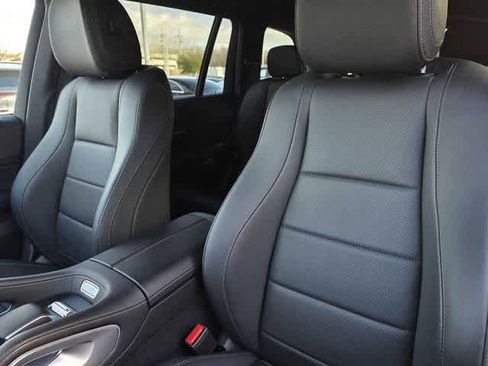 Used 2025 Mercedes-Benz GLS 450 4MATIC image 14