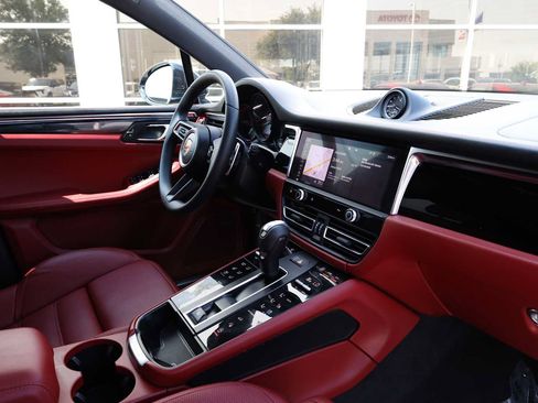 Used 2025 Porsche Macan S AWD/4WD image 12